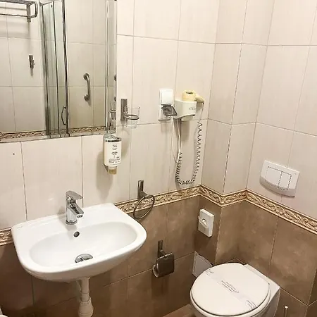 فندق لوغوس 2*