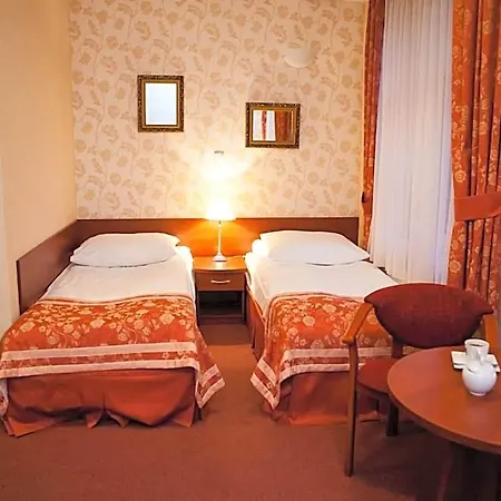 Hotel Logos 2*