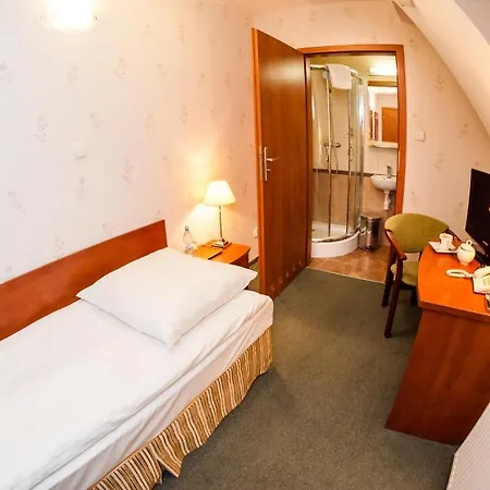 Hotel Logos 2*